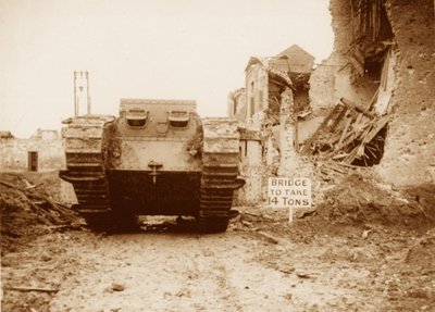 Char entrant en action, 1916-17 - English Photographer